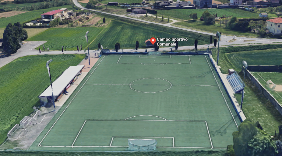 Campo Comunale di Ronco Briantino gremito di pubblico
